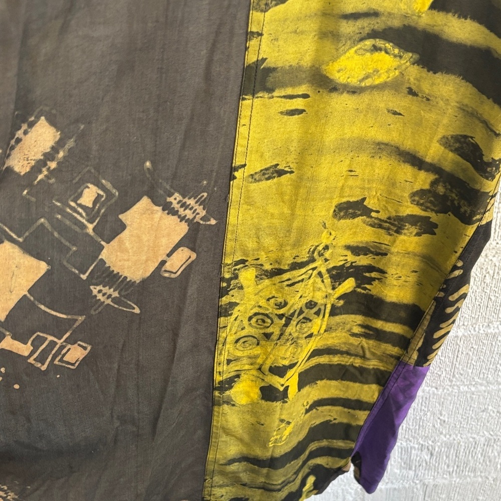 Abstract Patterned Turtle Giraffe Button-Up Overs… - image 4